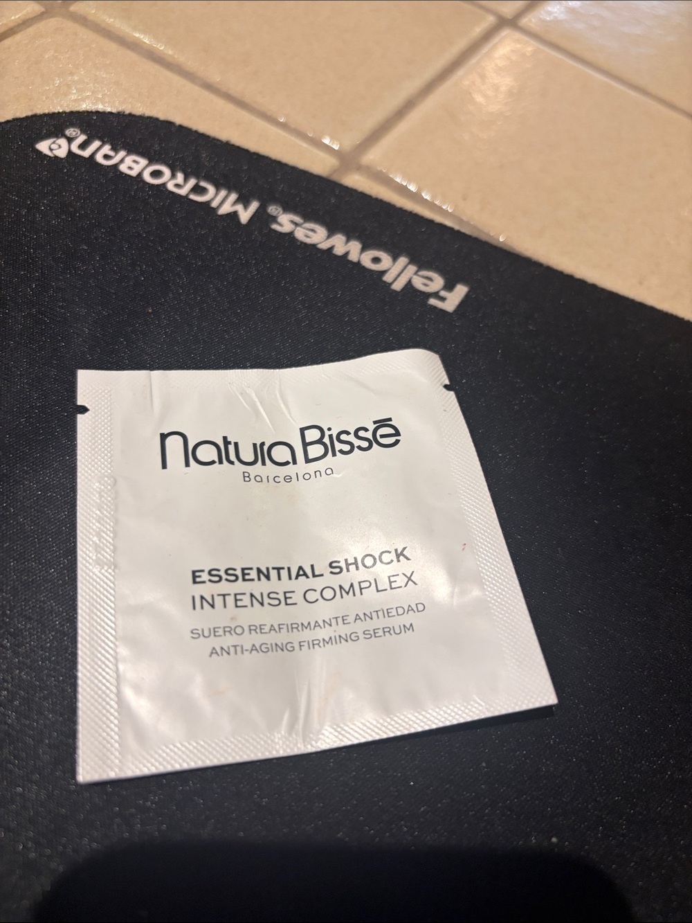 Natura Bissé Essential Shock Intense Complex Anti-Aging Serum Sachet - White